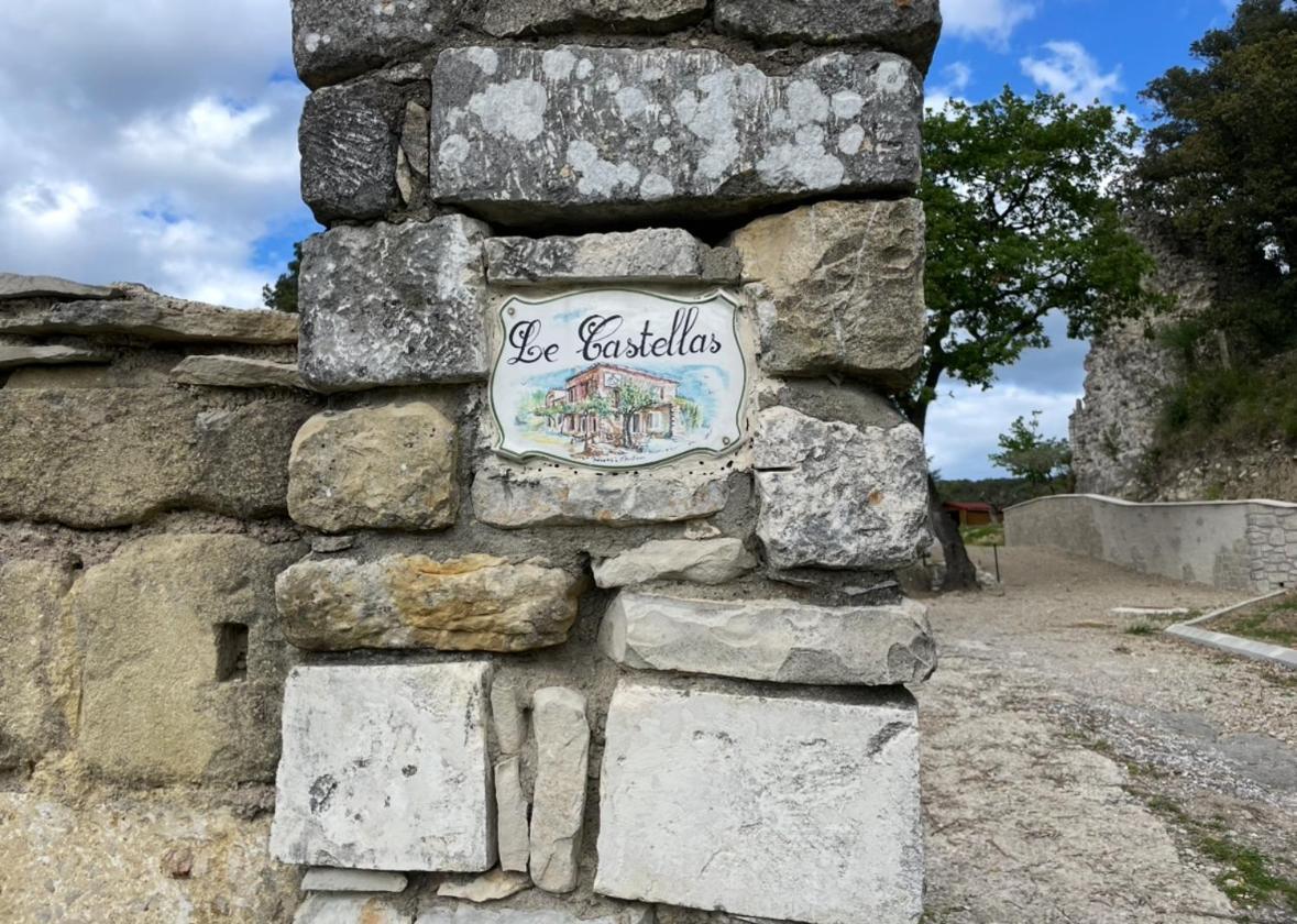 Le Castellas - Gite En Pleine Nature Montmirat Exterior photo